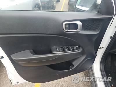 2025 Hyundai Venue SEL - zdjęcie 9 z 31 - miniatura