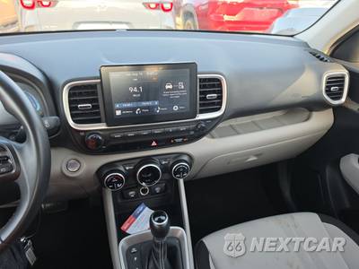 2025 Hyundai Venue SEL - zdjęcie 11 z 29 - miniatura