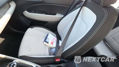 2025 Hyundai Venue SEL - zdjęcie 28 z 29 - miniatura