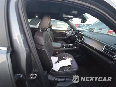 2025 Volkswagen Atlas Cross Sport 2.0T SE w/Technology - zdjęcie 8 z 24 - miniatura