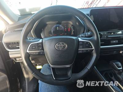 2025 Toyota Grand Highlander XLE - zdjęcie 10 z 26 - miniatura