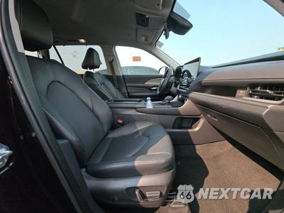 2025 Toyota Grand Highlander XLE - zdjęcie 8 z 38 - miniatura