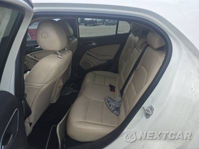 2015 Mercedes-Benz GLA 250 4MATIC - zdjęcie 4 z 10 - miniatura