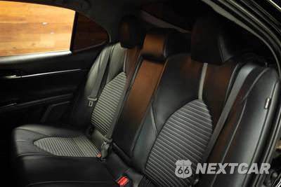2020 Toyota Camry SE - zdjęcie 12 z 30 - miniatura