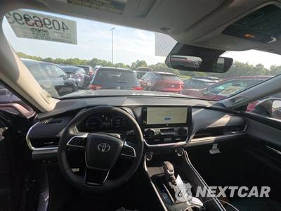 2026 Toyota Grand Highlander Limited - zdjęcie 17 z 26 - miniatura