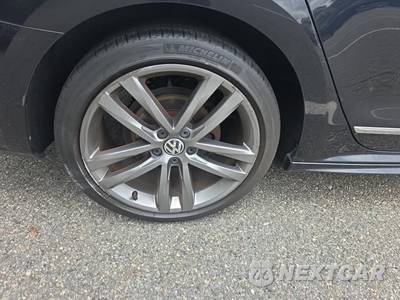2017 Volkswagen Passat 1.8T R-Line w/Comfort Pkg - zdjęcie 10 z 21 - miniatura