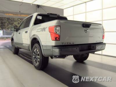 2017 Nissan TITAN PRO-4X Crew Cab Short Bed - zdjęcie 6 z 28 - miniatura