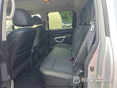2017 Nissan TITAN PRO-4X Crew Cab Short Bed - zdjęcie 13 z 28 - miniatura