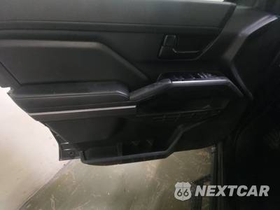 2026 Toyota Tacoma SR5 Crew Cab Medium Bed - zdjęcie 9 z 17 - miniatura