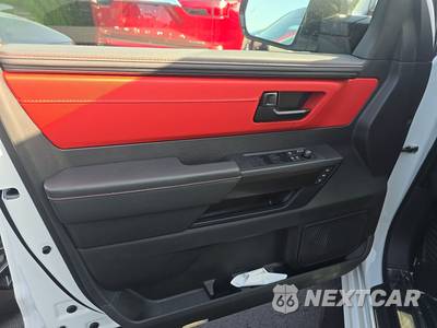 2026 Toyota Sequoia TRD Pro - zdjęcie 9 z 20 - miniatura