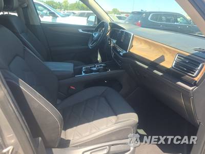 2025 Volkswagen Atlas 2.0T SE w/Technology - zdjęcie 8 z 24 - miniatura