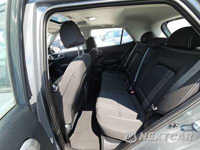 2025 Hyundai Venue SEL - zdjęcie 13 z 30 - miniatura