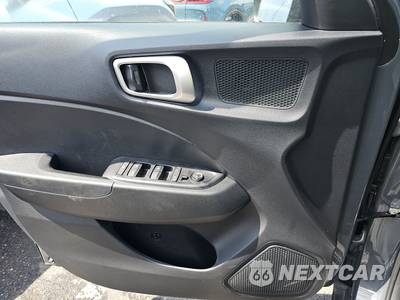 2025 Hyundai Venue SEL - zdjęcie 9 z 30 - miniatura