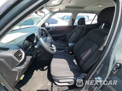 2025 Hyundai Venue SEL - zdjęcie 7 z 30 - miniatura