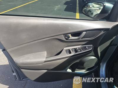 2021 Hyundai Kona SE - zdjęcie 9 z 27 - miniatura