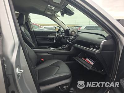 2025 Toyota Grand Highlander XLE - zdjęcie 8 z 30 - miniatura