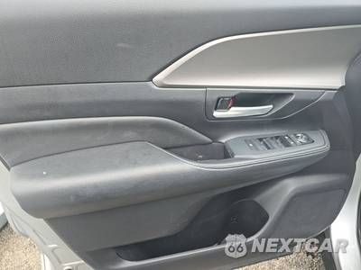 2025 Toyota Grand Highlander XLE - zdjęcie 9 z 30 - miniatura