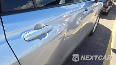 2025 Toyota Corolla Cross LE - zdjęcie 19 z 24 - miniatura
