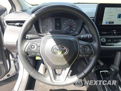 2025 Toyota Corolla Cross LE - zdjęcie 10 z 24 - miniatura