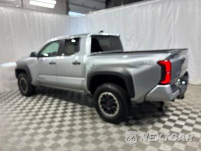2026 Toyota Tacoma TRD Off-Road Crew Cab Medium Bed - zdjęcie 5 z 42 - miniatura