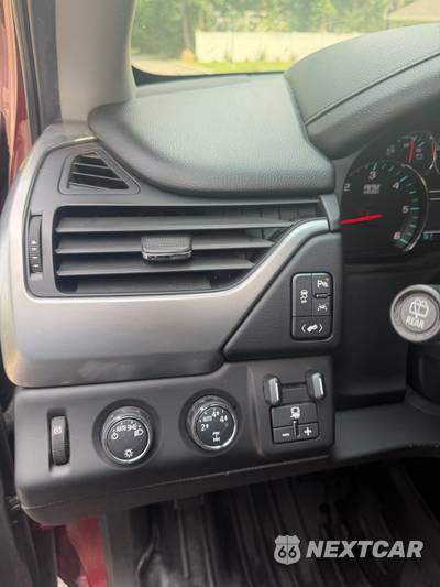 2016 Chevrolet Suburban LS - zdjęcie 9 z 12 - miniatura