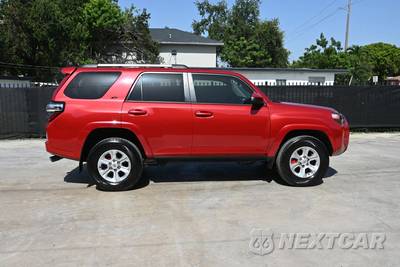 2022 Toyota 4Runner SR5 - zdjęcie 7 z 22 - miniatura