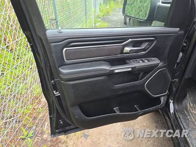 2023 Ram 1500 Laramie Crew Cab Short Bed - zdjęcie 9 z 28 - miniatura