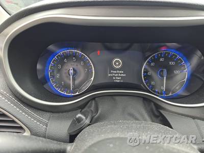 2023 Chrysler Pacifica Touring L 121.6" WB - zdjęcie 12 z 31 - miniatura