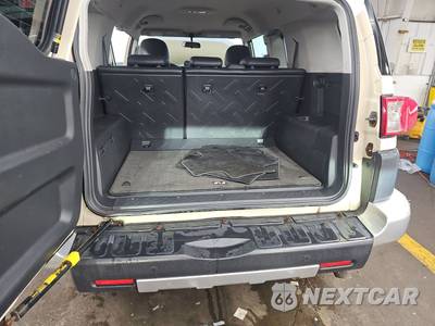 2008 Toyota FJ Cruiser w/Rear Doors - zdjęcie 16 z 36 - miniatura