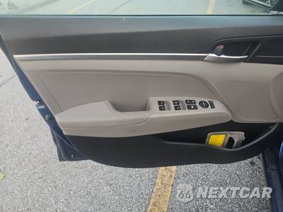 2020 Hyundai Elantra SE Sedan - zdjęcie 9 z 18 - miniatura