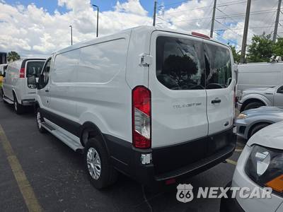 2025 Ford Transit 250 Cargo Van Low Roof 130.0" WB - zdjęcie 6 z 23 - miniatura