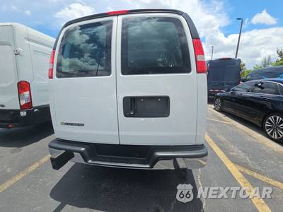 2025 Chevrolet Express 2500 Cargo Van 1WT 135.0" WB - zdjęcie 5 z 20 - miniatura