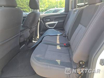 2021 Nissan TITAN SV Crew Cab Short Bed - zdjęcie 13 z 33 - miniatura