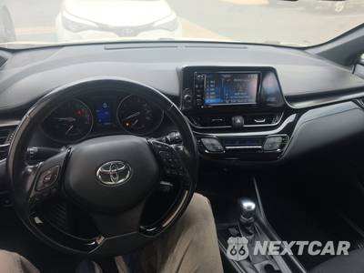 2018 Toyota C-HR XLE Premium - zdjęcie 11 z 25 - miniatura