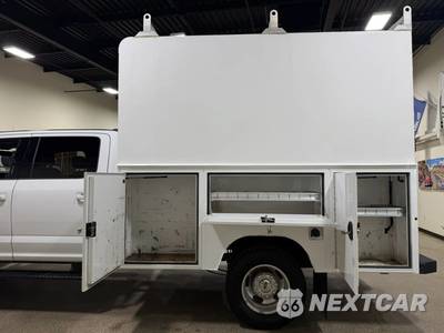 2020 Ford Super Duty F-350 Cab Chassis Lariat Crew Cab DRW - zdjęcie 29 z 51 - miniatura