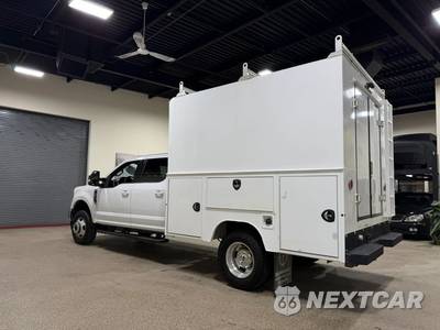 2020 Ford Super Duty F-350 Cab Chassis Lariat Crew Cab DRW - zdjęcie 9 z 51 - miniatura