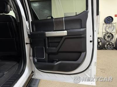 2020 Ford Super Duty F-350 Cab Chassis Lariat Crew Cab DRW - zdjęcie 34 z 51 - miniatura