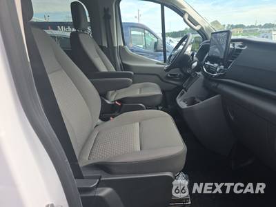 2026 Ford Transit Passenger Van XLT Low Roof 148.0" WB - zdjęcie 8 z 18 - miniatura