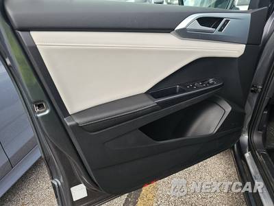 2025 Volkswagen Taos SE - zdjęcie 9 z 29 - miniatura