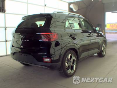 2025 Hyundai Venue SEL - zdjęcie 4 z 34 - miniatura