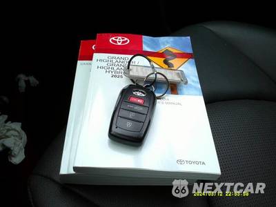 2025 Toyota Grand Highlander XLE - zdjęcie 15 z 30 - miniatura