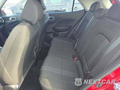 2025 Hyundai Venue SEL - zdjęcie 13 z 25 - miniatura