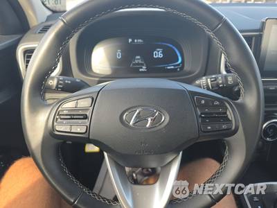 2025 Hyundai Venue SEL - zdjęcie 10 z 25 - miniatura