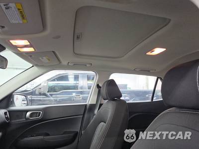 2025 Hyundai Venue SEL - zdjęcie 19 z 31 - miniatura