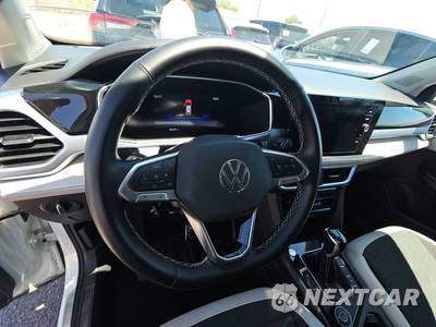 2025 Volkswagen Taos SE - zdjęcie 10 z 28 - miniatura
