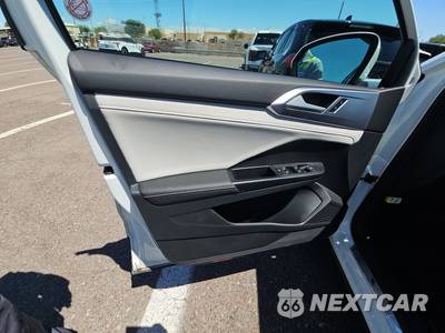 2025 Volkswagen Taos SE - zdjęcie 9 z 28 - miniatura