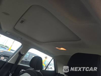 2025 Hyundai Venue SEL - zdjęcie 17 z 21 - miniatura