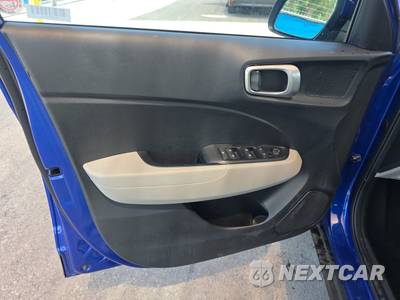 2025 Hyundai Venue SEL - zdjęcie 9 z 27 - miniatura