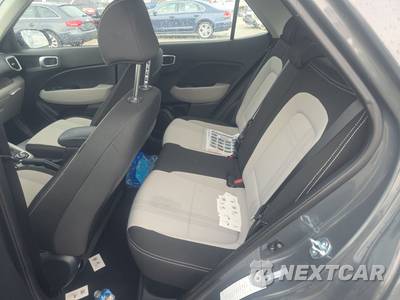 2025 Hyundai Venue SEL - zdjęcie 13 z 26 - miniatura