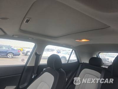 2025 Hyundai Venue SEL - zdjęcie 17 z 26 - miniatura